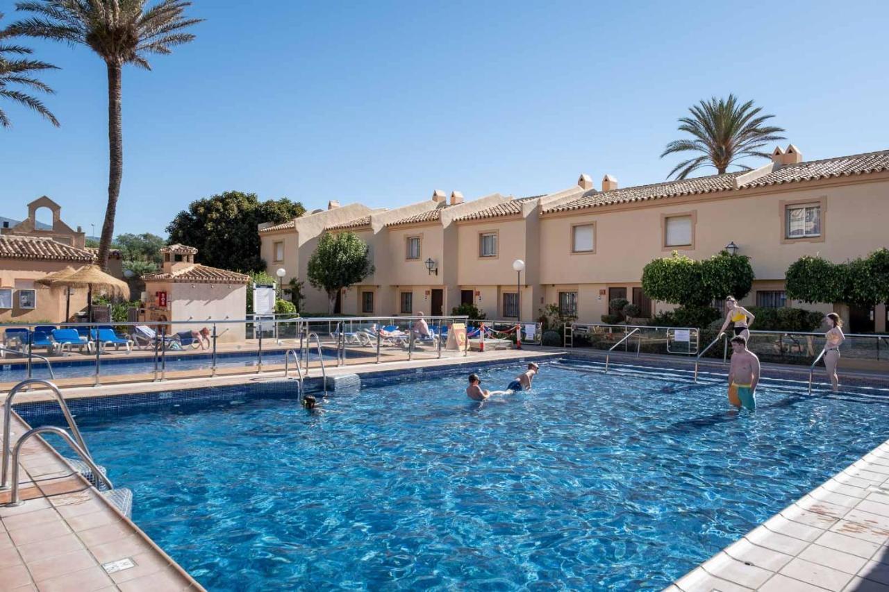 Family & Mijas Costa & Fuengirola By Alfresco Apartment