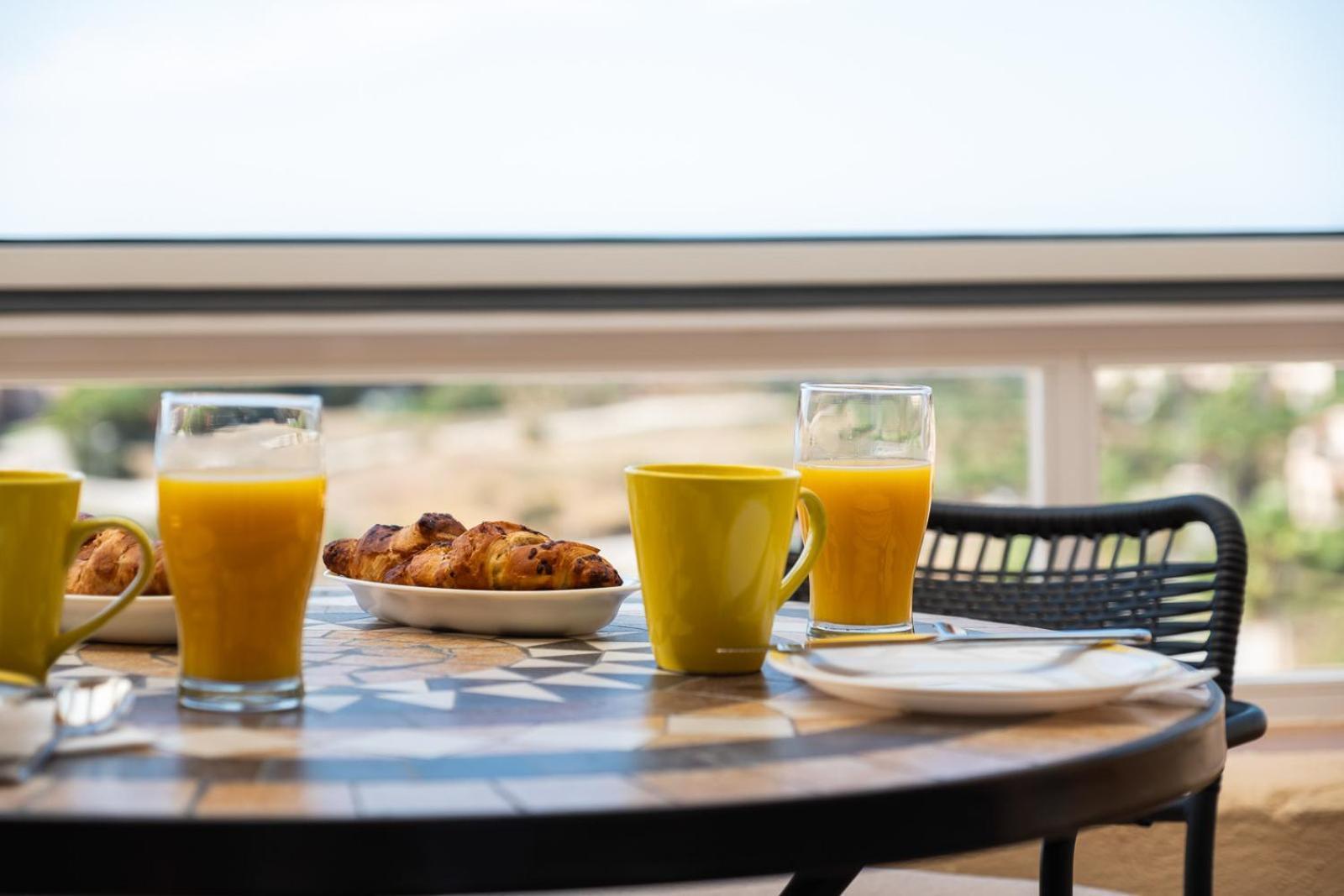 Family & Mijas Costa & Fuengirola By Alfresco Apartment