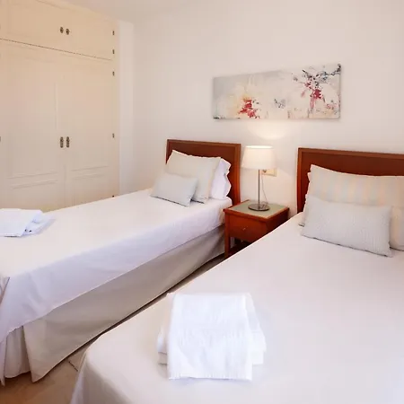 Family & Beach Apartments Mijas Costa & Fuengirola By Alfresco Stays El Faro Esterno foto